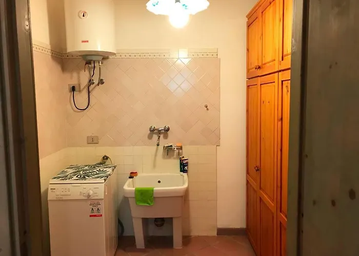 Al Mare Circondata Dal *