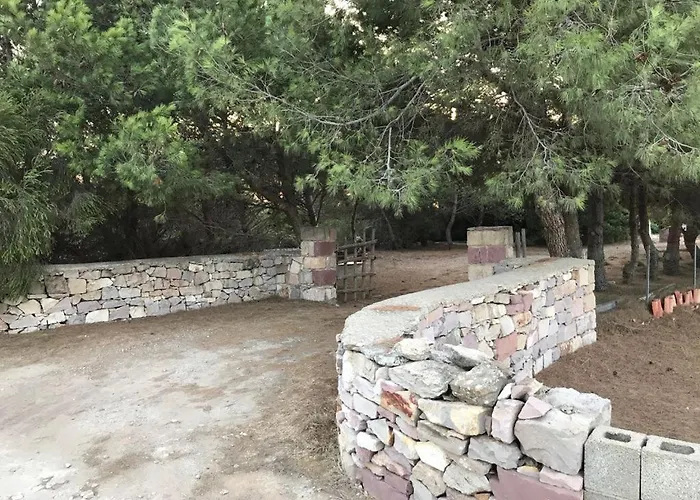 Al Mare Circondata Dal *